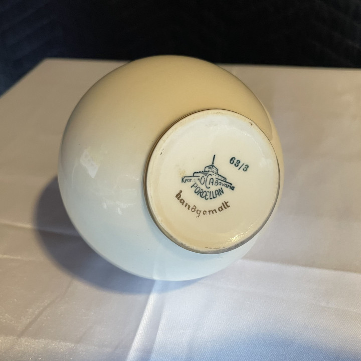 Vintage Kronach Bavaria Porcellan Handegmalt Vase with Hamburg Emblem