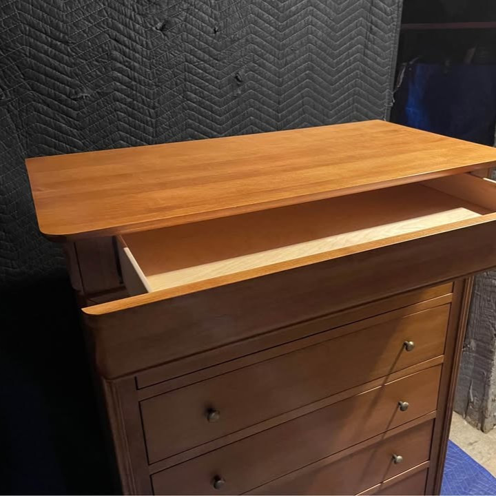 Beautiful solid 7-drawer Dresser