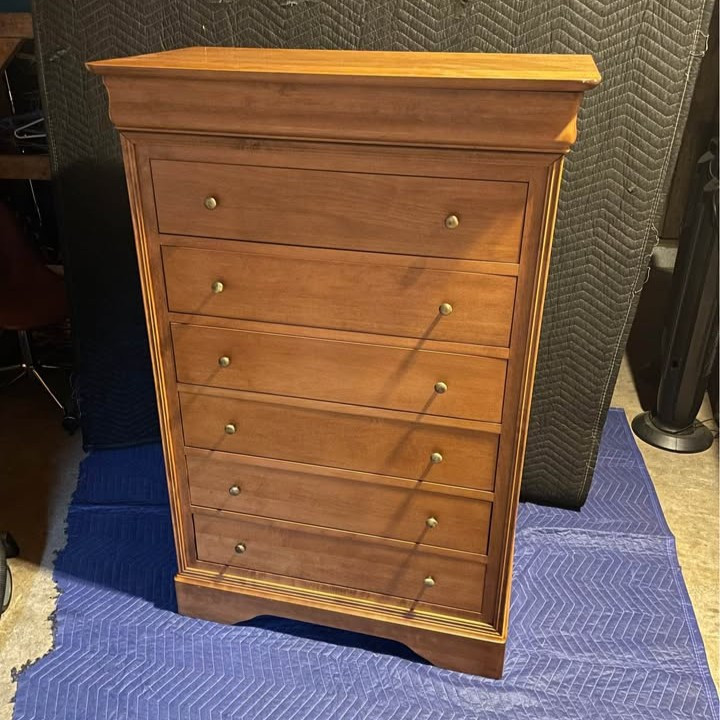 Beautiful solid 7-drawer Dresser
